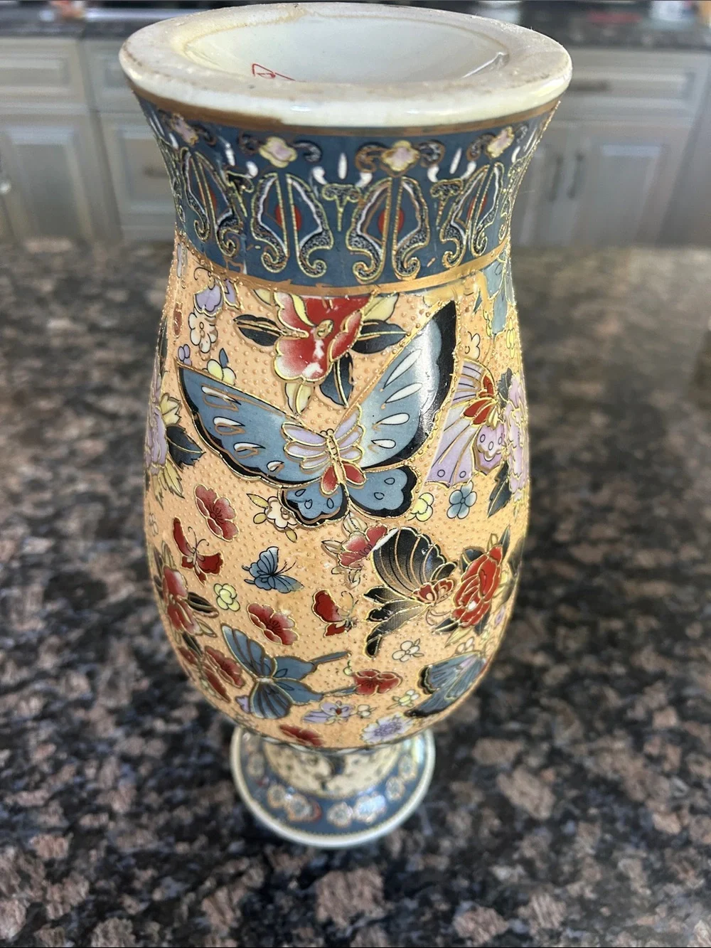 CHINE VASE SATSUMA STYLE FLORAL WITH FLOWES, BUTTERFLIES AND BIRDS 12
